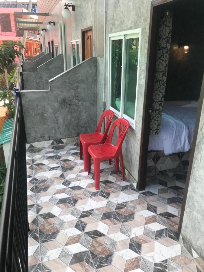 P And P'S Guesthouse Ko Tao Bagian luar foto