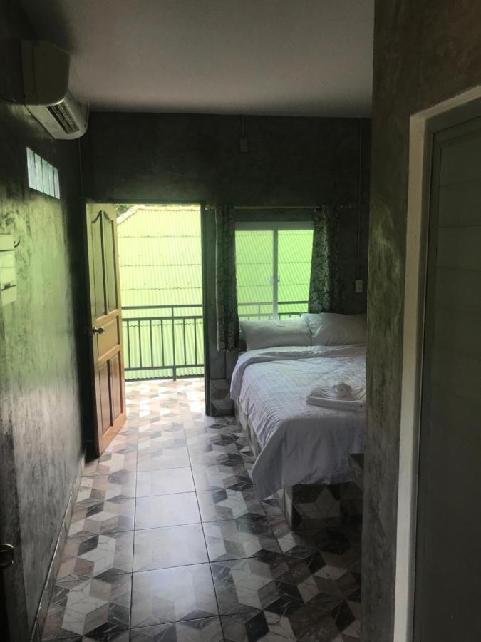 P And P'S Guesthouse Ko Tao Bagian luar foto