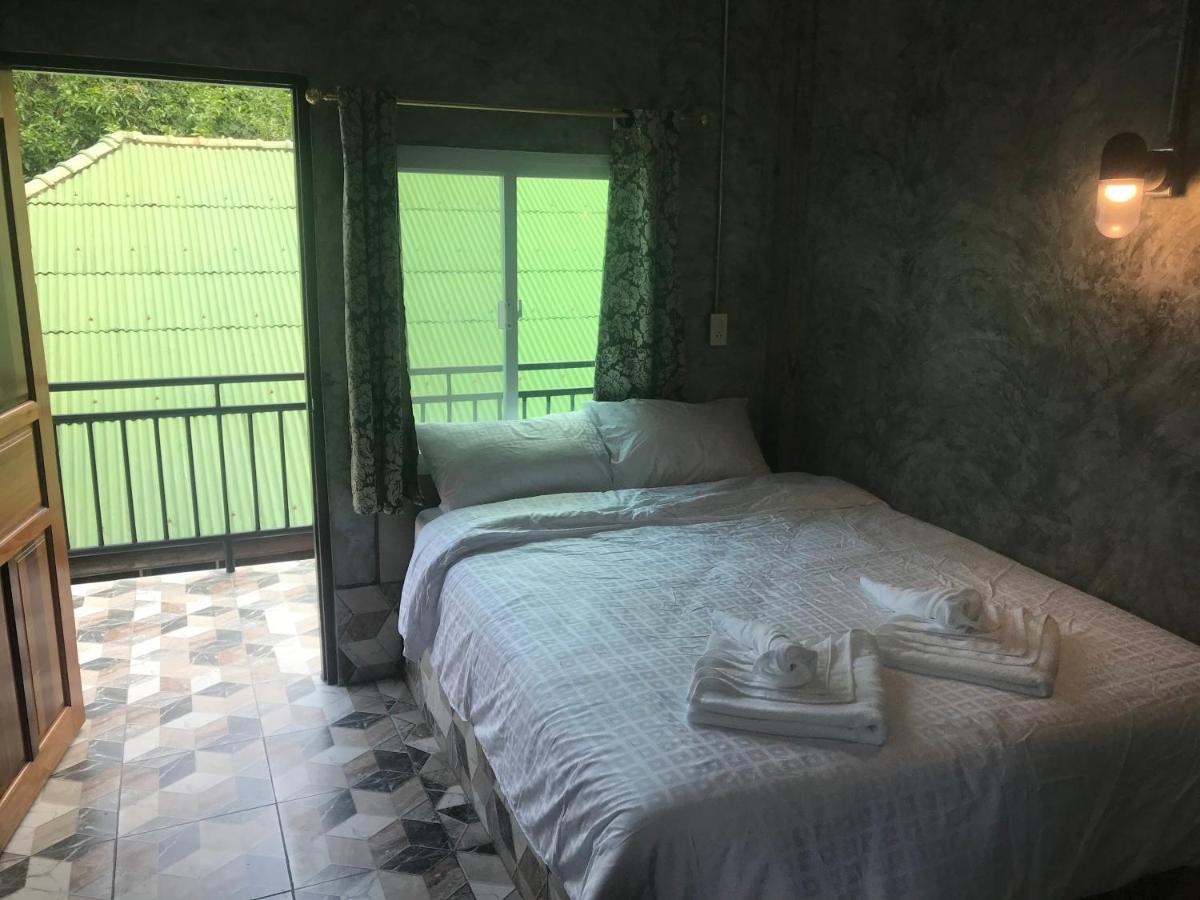 P And P'S Guesthouse Ko Tao Bagian luar foto